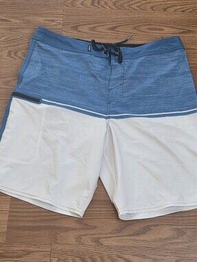 ONeill Men's Hyperfreak Boardshorts Size 34 Retro Multicolor Stripe Stretch Surf